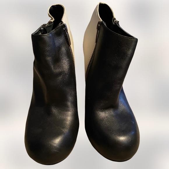 Booties Shoemint size 8.5M in great pre Owned condition, Nancy style - Picture 2 of 9